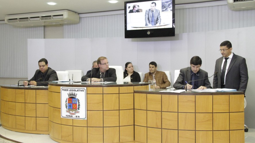 Legislativo forma Comissões Permanentes Legislativo forma Comissões Permanentes