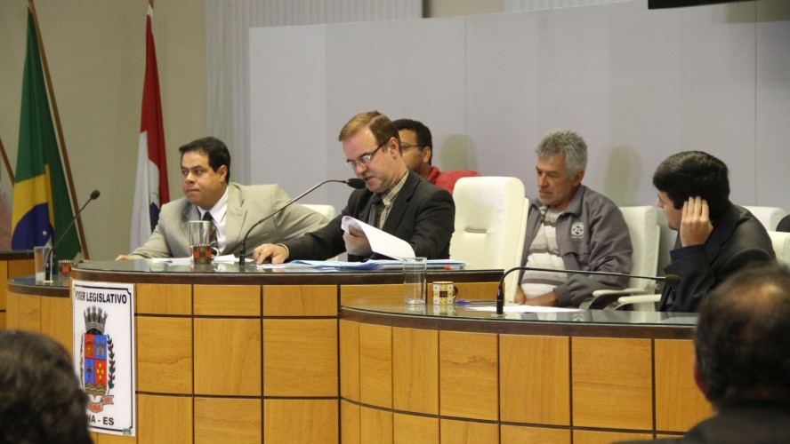 Legislativo forma Comissões Permanentes Legislativo forma Comissões Permanentes
