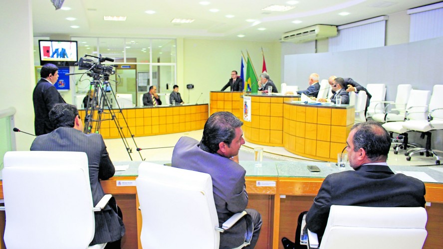 Legislativo forma Comissões Permanentes Legislativo forma Comissões Permanentes
