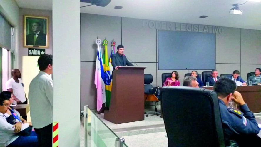 Legislativo forma Comissões Permanentes Legislativo forma Comissões Permanentes
