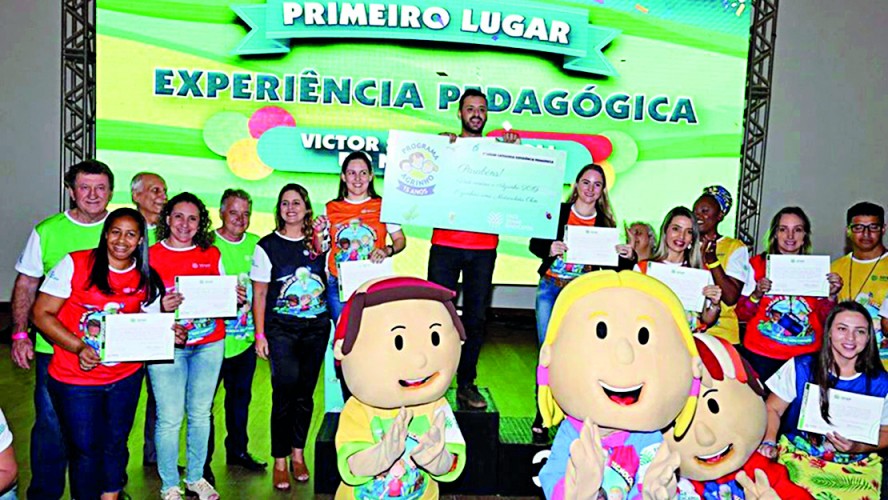 Legislativo forma Comissões Permanentes Legislativo forma Comissões Permanentes