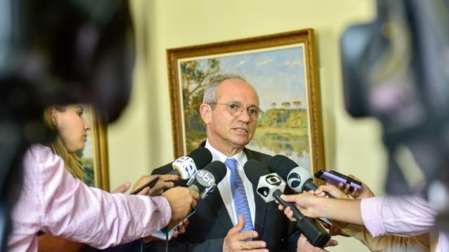 Legislativo forma Comissões Permanentes Legislativo forma Comissões Permanentes