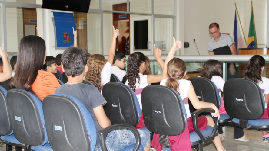 Legislativo forma Comissões Permanentes Legislativo forma Comissões Permanentes